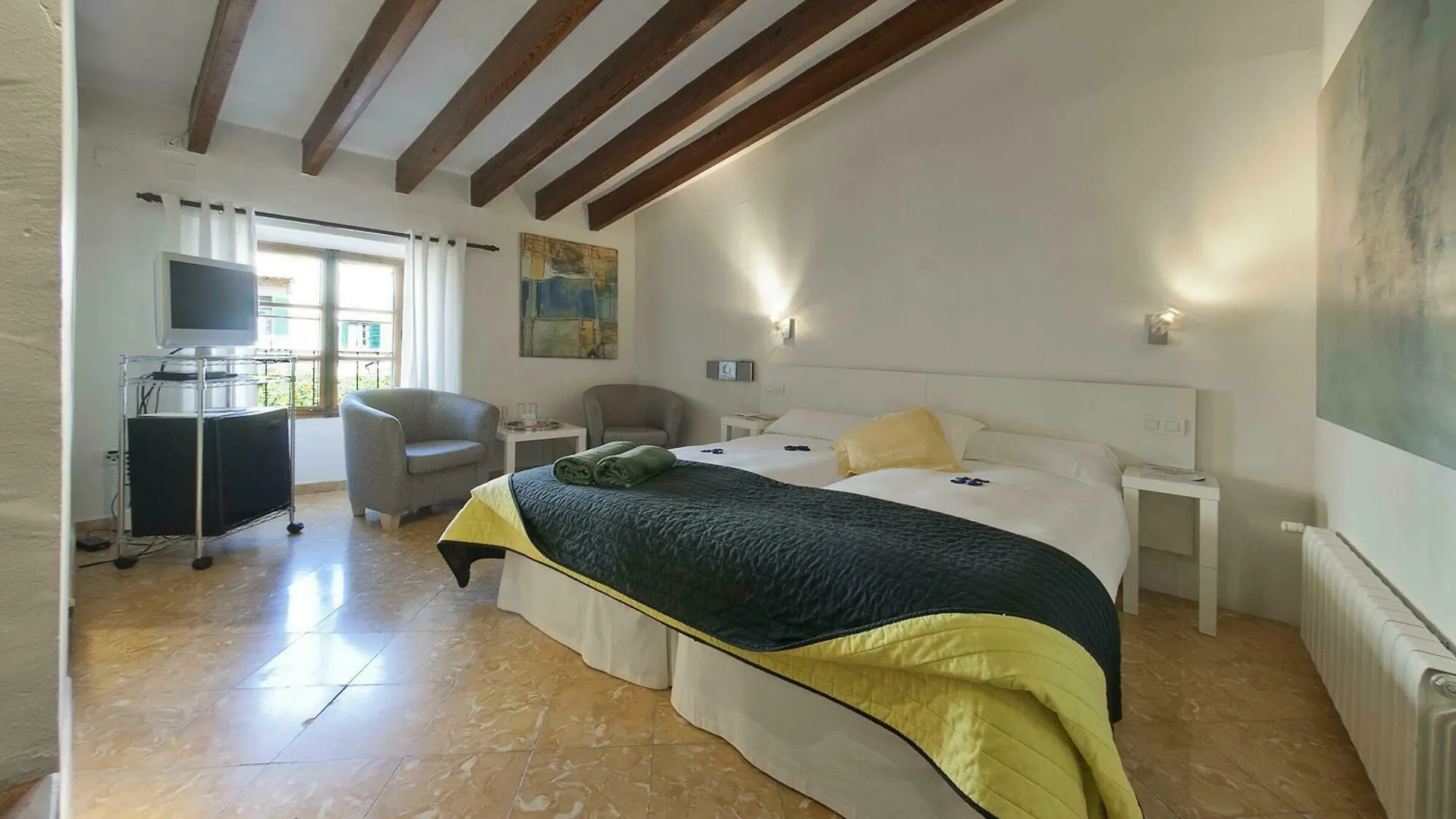 Fornalutx Petit Hotel - Bed & Breakfast